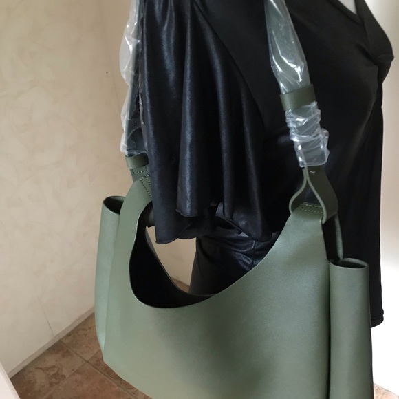 Neiman Marcus Handbags - Brand new Fall 2019 Neiman Marcus hobo tote Neiman Marcus Handbags - Brand new Fall 2019 Neiman Marcus hobo tote